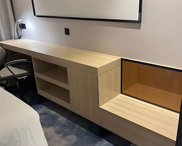 အံဆွဲနှင့်အတူအိတ်ထိန်သိမ်း